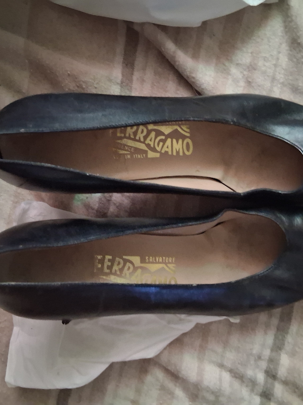 Salvatore Ferragamo Black Leather Rounded Toe Pumps